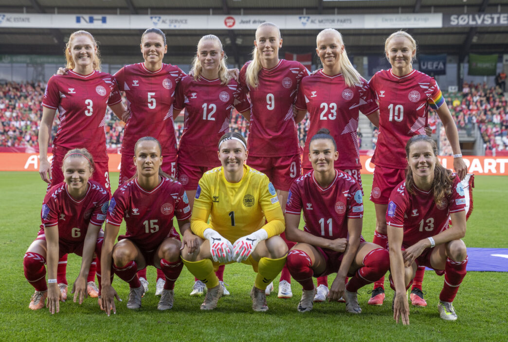 Sofie Svava og Katrine Veje udgår fra den danske landsholdstrup mod Island.
