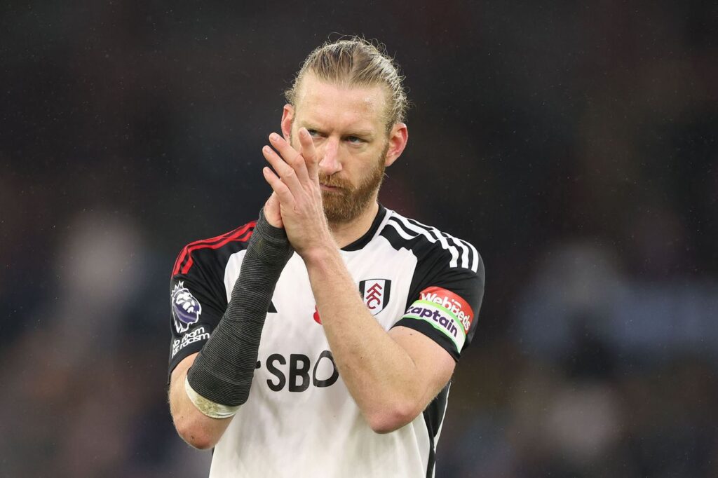 Fulham forlænger med viceanfører Tim Ream.