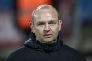 Jimmi Nagel kigger ud i luften