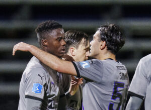 FCM-spillerne jubler efter scoring