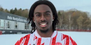 Adedehi i en aab-trøje