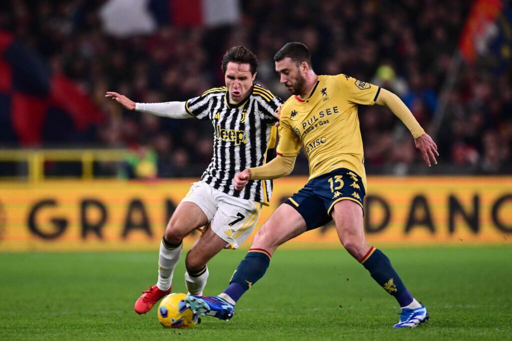 Federico Chiesa scorede til 0-1 for Juventus mod Genoa på straffespark i Serie A.