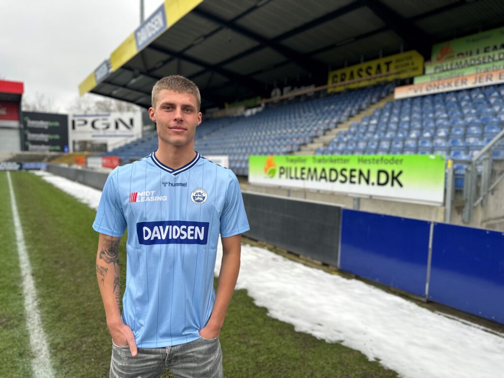 Sønderjyske forlænger med Lukas Björklund.