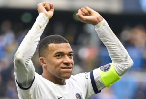 Real Madrid stiller efter sigende Mbappé et ultimatum ved årsskiftet.