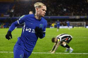 Mudryk jubler og Trippier græmmes