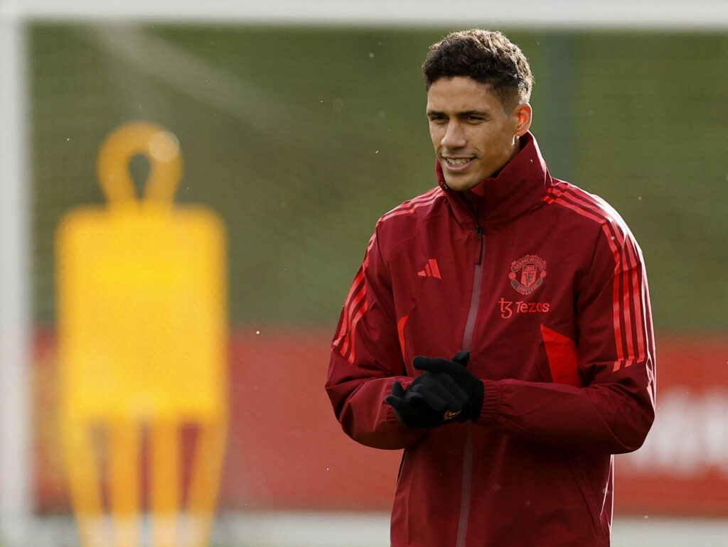 Raphael Varane er formentlig på vej væk fra Manchester United til januar, og Marseille står angiveligt klar med en kontrakt