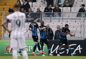 Skov Olsen jubler med sine holdkammerater fra Club Brügge.