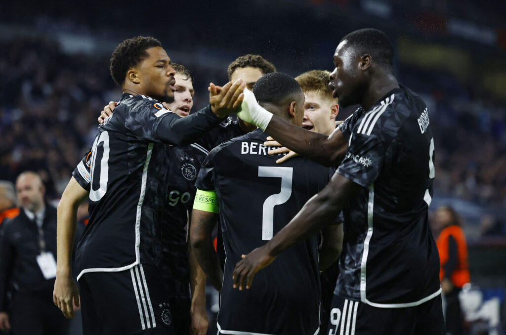 Ajax har været ude på de sociale medier og sætte fokus på betydningen af hadbeskeder.