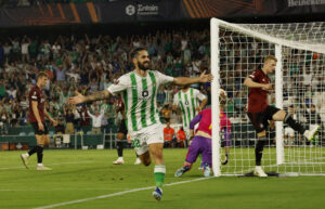 Real Betis har givet Isco en ny kontrakt.