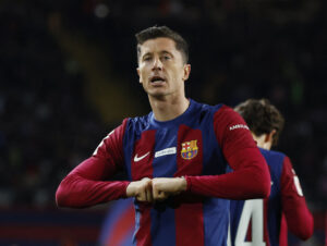 Robert Lewandowski i aktion for FC Barcelona.