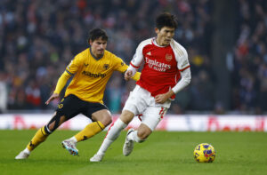 Takehiro Tomiyasu døjer måske med en skade.