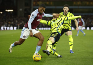 Aston Villa tager lørdag imod Arsenal i topkamp i Premier League.