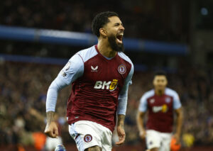 Douglas Luiz blev matchvinder, da Aston Villa slog Burnley med 3-2 i Premier League.