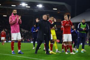 Steve Cooper hyldes af Nottingham Forest-fans efter nedslagtning mod Fulham.
