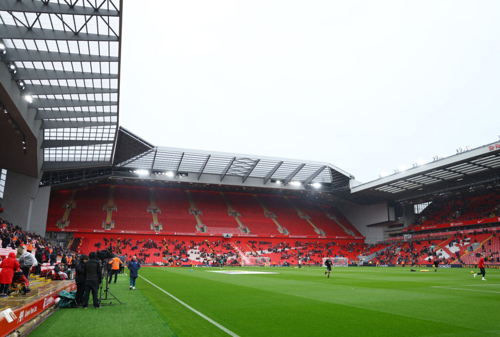 Liverpool sætter tilskuerrekord søndag mod Manchester United.