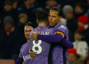 Virgil van Dijk bringer Liverpool foran mod Sheffield United