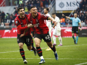 Jan-Carlo Simic fejrer sin debut-scoring for AC Milan.