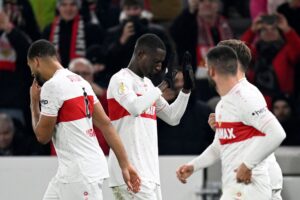 Dortmund er ude af den tyske DFB Pokal efter et nederlag til Stuttgart.