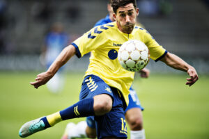 Frederik Holst har fået ophævet sin kontrakt i Rumænien.