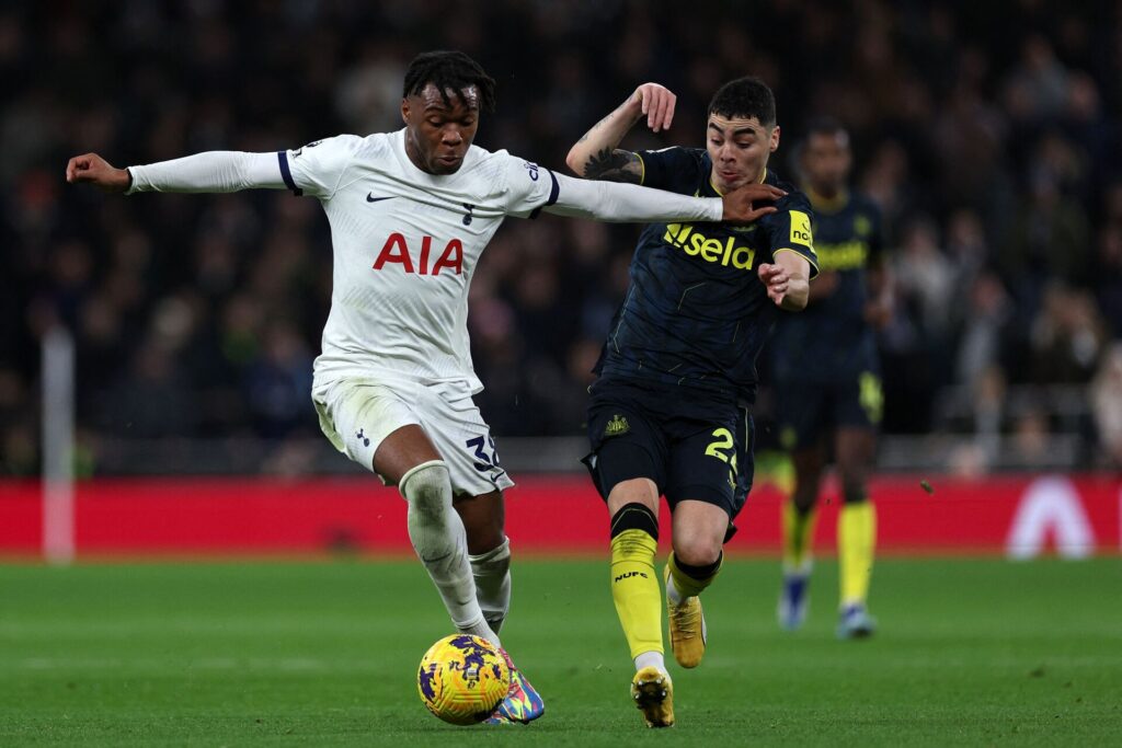 Destiny Udogie scorede for Tottenham mod Newcastle.