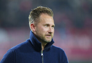 Jesper Fredberg i en blå trøje og med mørkt hår