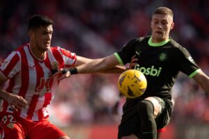 Girona smed dyrebare point LaLigas bundprop fra Almeria.