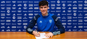 Archie Gray har skrevet under på en ny og lang aftale med Leeds.