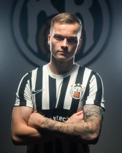 AC Horsens har solgt Aron Sigurdarson til KR Reykjavik.