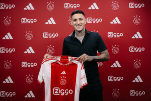 Ajax' Gaston Avila har pådraget sig en korsbåndsskade.