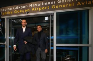 Leonardo Bonucci er landet i Istanbul bekræfter Fenerbahçe.