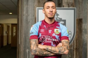 Burnley udlejer Darko Churlinov til Schalke 04.