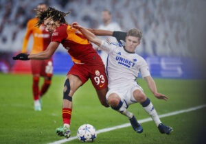 Sacha Boey er på blokken i Bayern München.