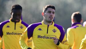 Fiorentina henter Davide Faraoni i Verona.