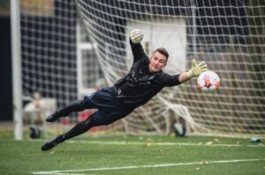 FC Midtjyllands Martin Fraisl er tilbage i træning efter hovedskade.