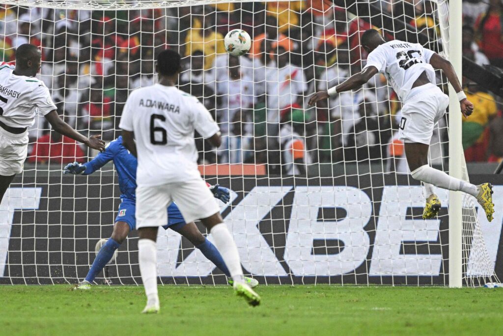Guinea vinder Guinea-derbyet mod Ækvatorialguinea dybt inde i tillægstiden.