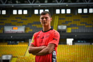 Brentford meldes tæt på den islandske målmand Hakon Valdimarsson.