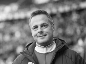 Kay Bernstein kigger i kameraet for Hertha Berlin