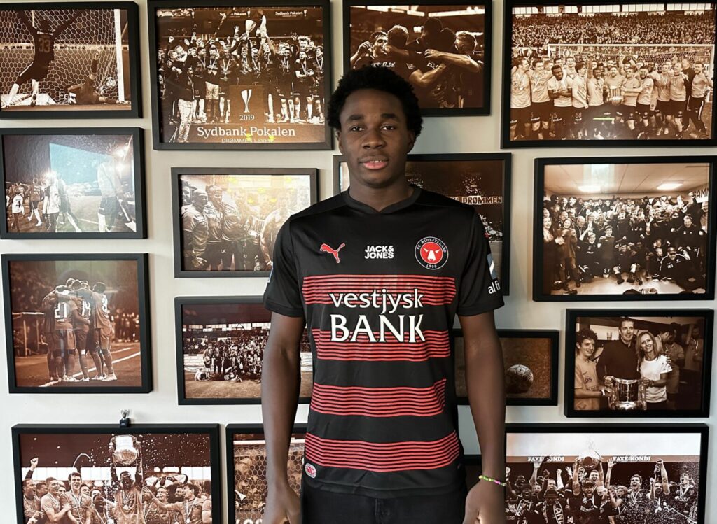 Isa Musa skriver under på lang aftale i FC Midtjylland.