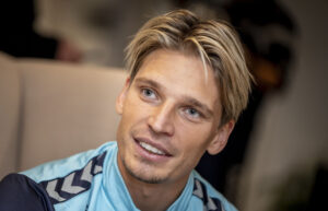 Jens Stryger Larsen iført landsholdstøj