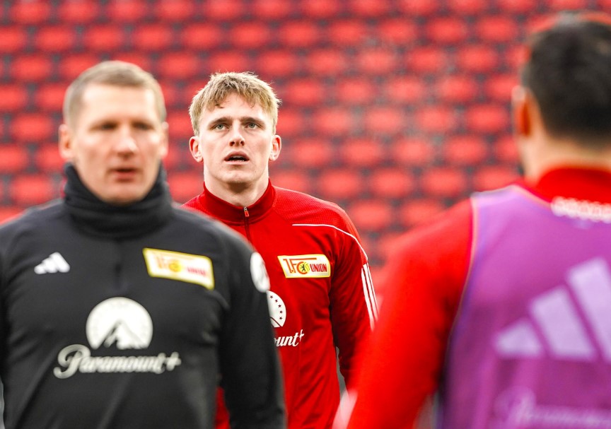 Mikkel Kaufmann får sin første start i Bundesligaen.