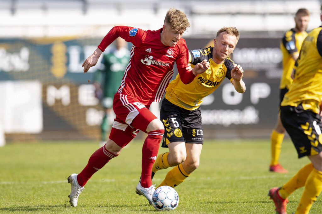 Victor Torp er i færd med at blive solgt fra norske Sarpsborg til Championship.