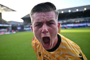 Maidstones Riley Court jubler efter sejren over Ipswich