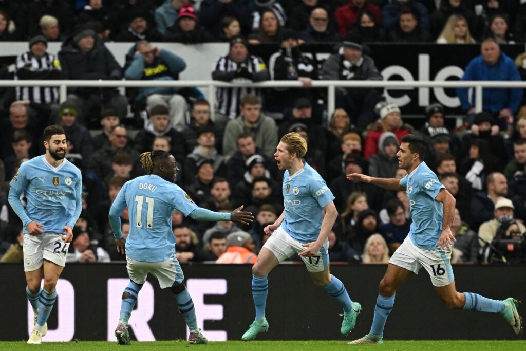 Kevin De Bruyne var afgørende da City tog alle tre point ude mod Newcastle United.