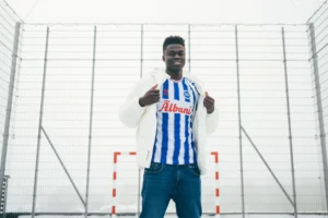 OB har hentet den gambiske forsvarsspiller Yaya Bojang på en permanent aftale.