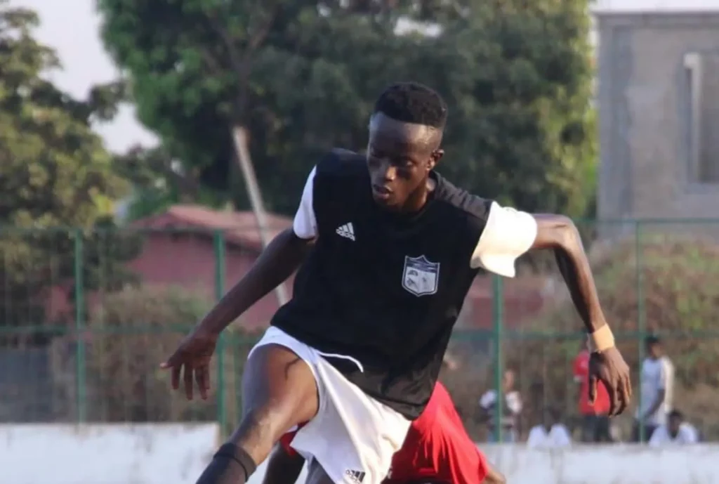 AC Horsens har hentet den 18-årige gambianske angriber Omar Jarju.