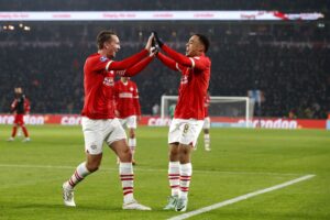 PSV tangerer rekord for flest sejre i træk i Æresdivisionen.