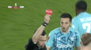 Der var et rundt rødt kort fredag aften, da Brentford og Wolverhampton spillede uafgjort i FA Cuppen