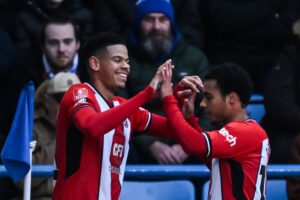Danske William Osula scorede sine to første seniormål på Sheffield United mod Gillingham i FA Cup.
