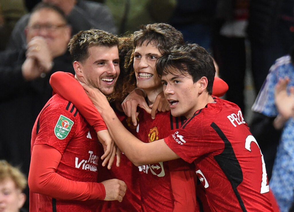 Mason Mount, Alejandro Garnacho og Facundo Pellistri i Manchester Uniteds Carabao Cup-opgør mod Crystal Palace.