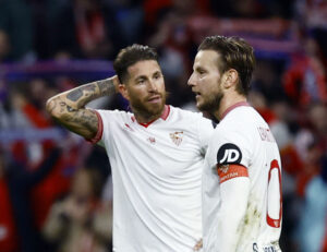 Ivan Rakitic vinker farvel til Sevilla og skifter i stedet til Al Shabab i Saudi Pro League.